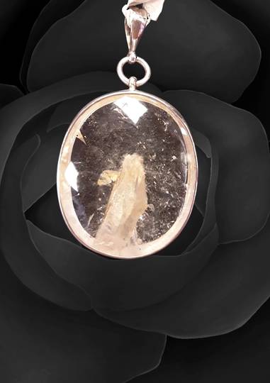 Manifestation Crystal Pendant (A)